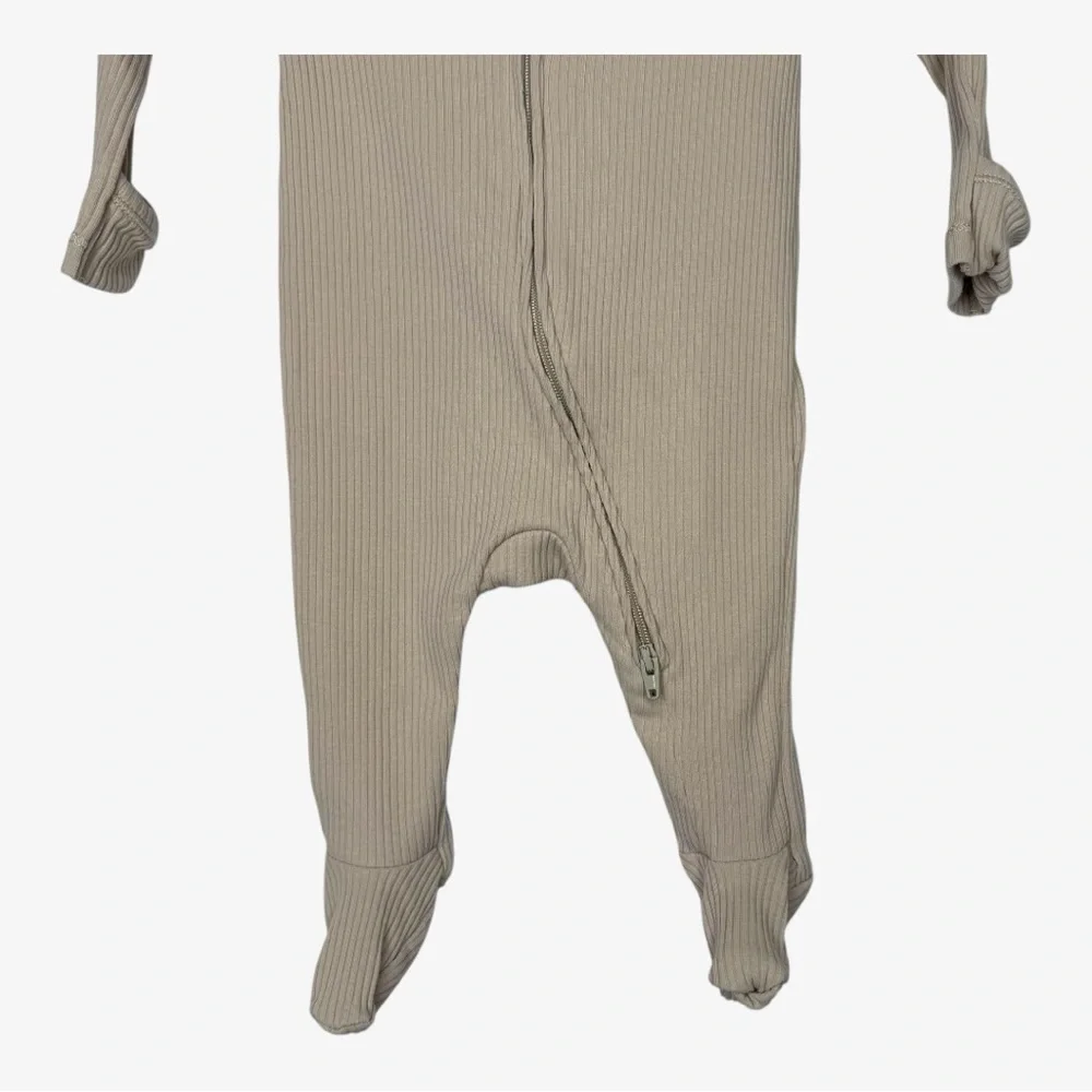 Old Navy Unisex Sleep & Play 2-Way-Zip Footed One-Piece Ribbed Tan